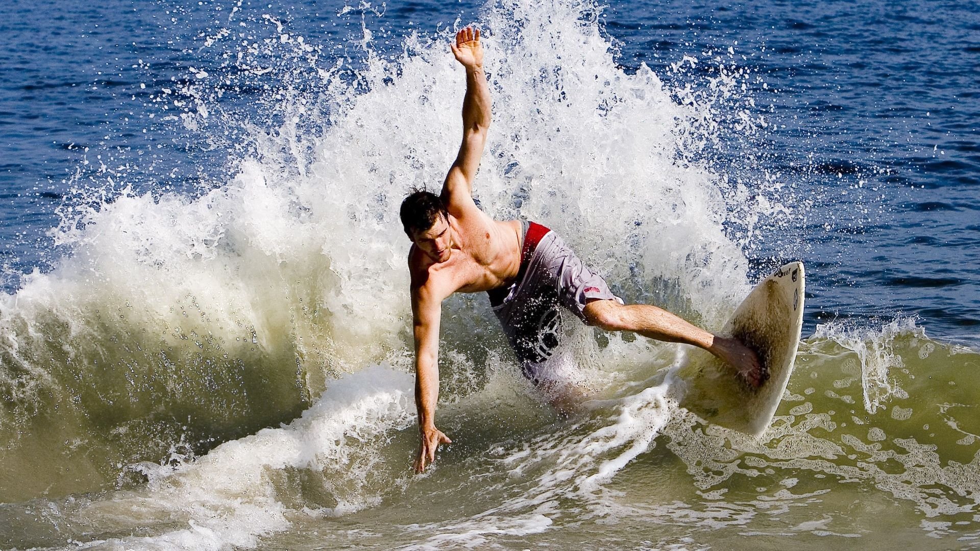 《深度采访：最具影响力的电竞选手背后故事》，关于电竞人物的采访